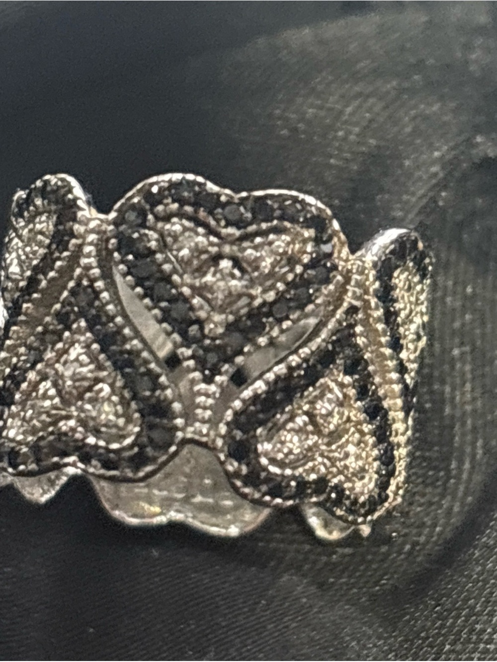 Vintage Sterling Silver Blac & White Sapphire Hearts Dome Ring.